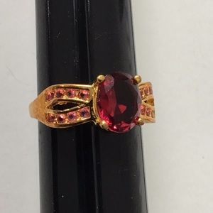Size 9 pink red stones ring 18kgf gorgeous